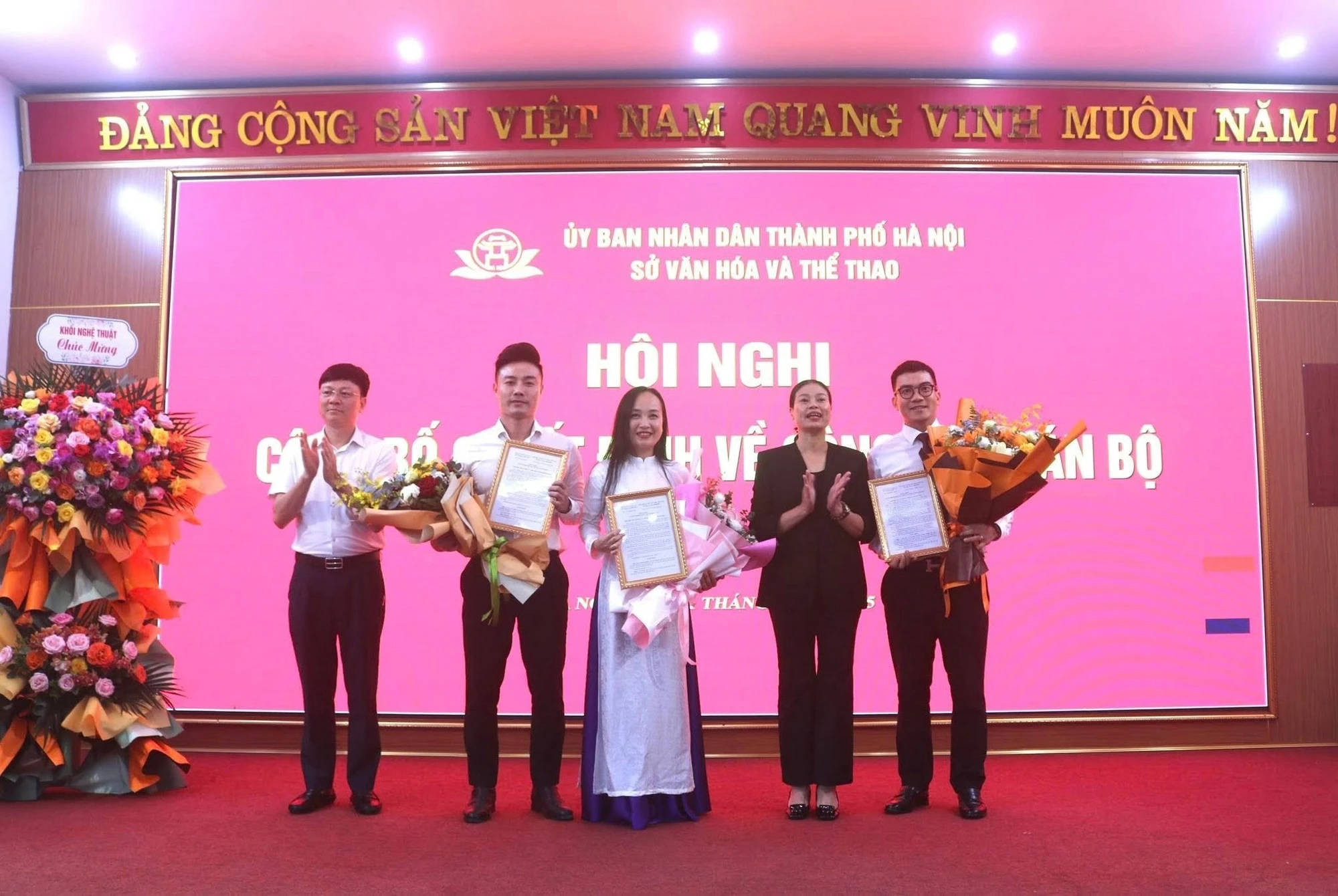 Nữ NSND diễn 
