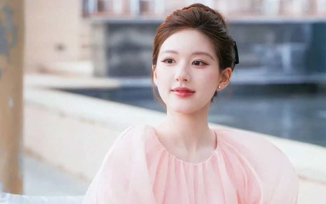 Mở mắt đúng cách là ngắm mỹ nhân này mỗi sáng: Vẻ đẹp lu mờ tất cả, lật tung từ điển không tìm nổi từ để khen