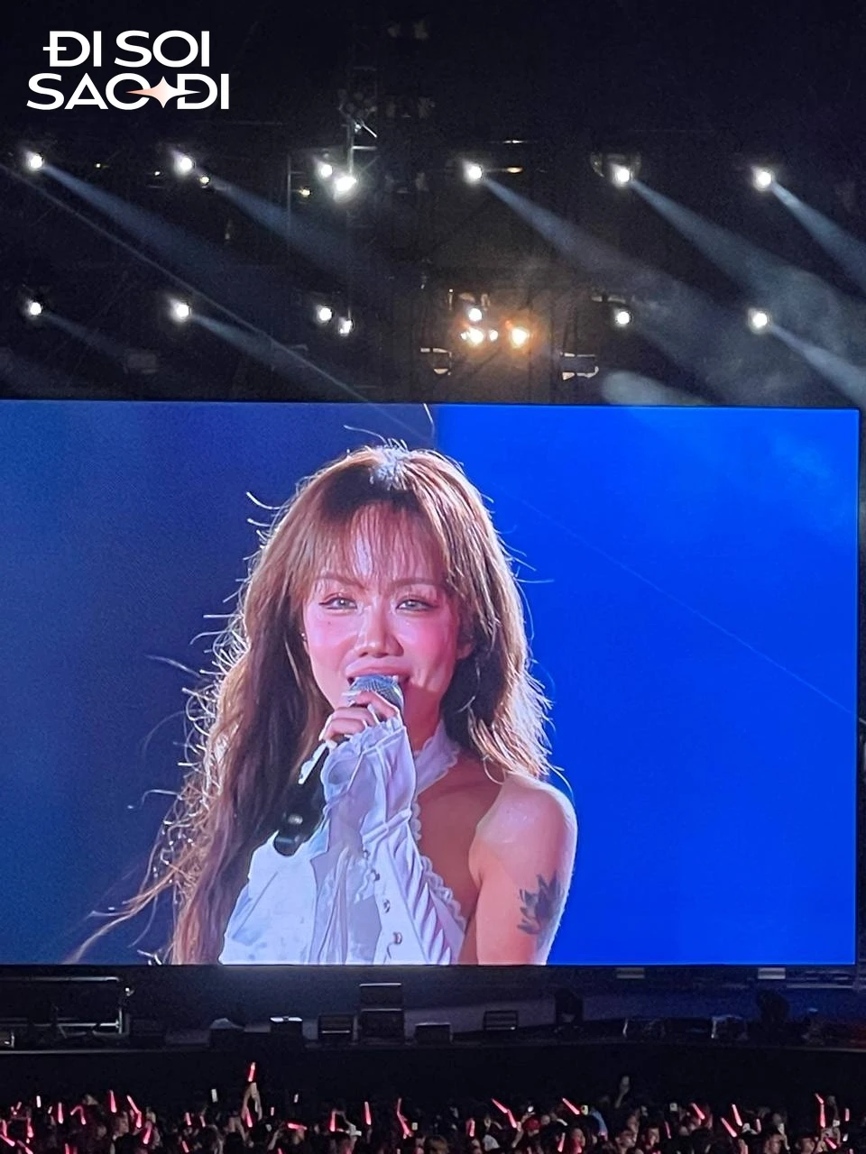 Khoảnh khắc thót tim của Phương Ly: Suýt ngã sấp mặt, hoảng quá quên luôn kịch bản