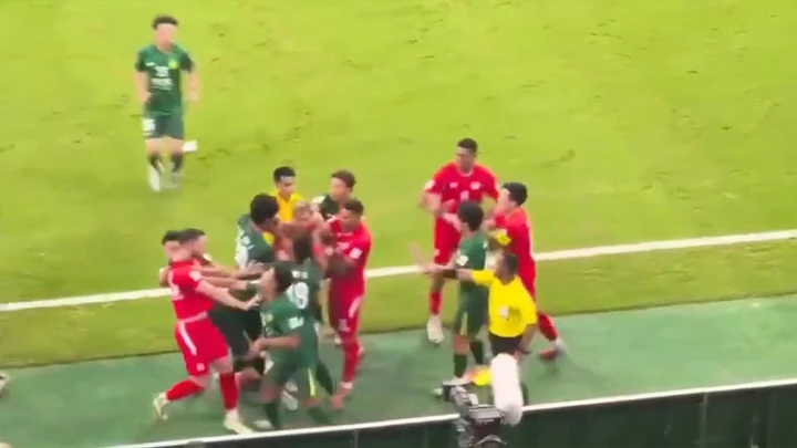 Clip: Màn ẩu đả của cầu thủ CLB CAHN và đội bóng Trung Quốc, đối diện án phạt từ AFC