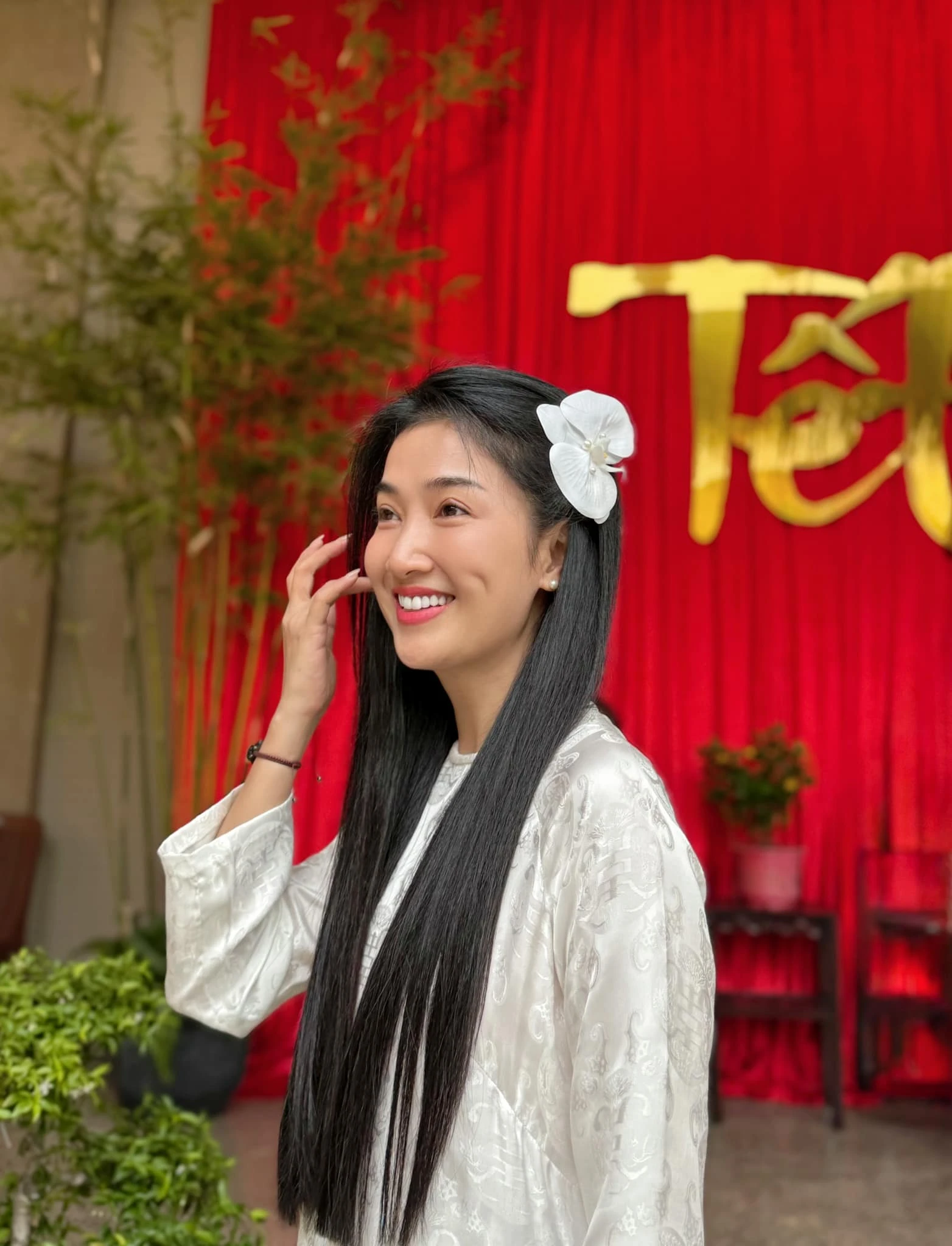 Sao nữ nổi tiếng miền Tây ai cũng biết mặt: Huỷ hôn với bạn trai Tây yêu 12 năm, nhan sắc hiện tại miêu tả bằng 1 chữ!