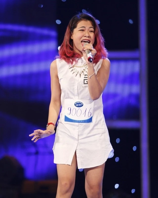 Nữ ca sĩ bị phòng trà từ chối nay đắt show bậc nhất, nhan sắc sau 10 năm vướng nghi vấn “đập đi xây lại”