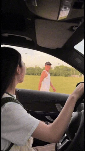 Những lần Chu Thanh Huyền lái xe sang về quê Quang Hải: Từ mặt mộc giản dị đến pha ứng xử khéo với nhà chồng