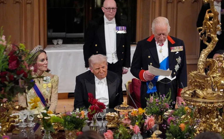 Ông Donald Trump ngồi cạnh Vương phi Kate tại quốc yến: Lời khen “xinh đẹp đến rụng rời” gây bão truyền thông