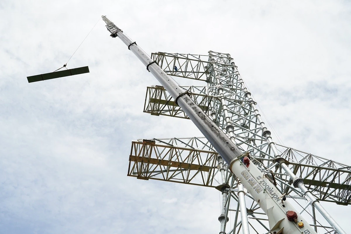 Một người thiệt mạng do cột điện gãy đổ