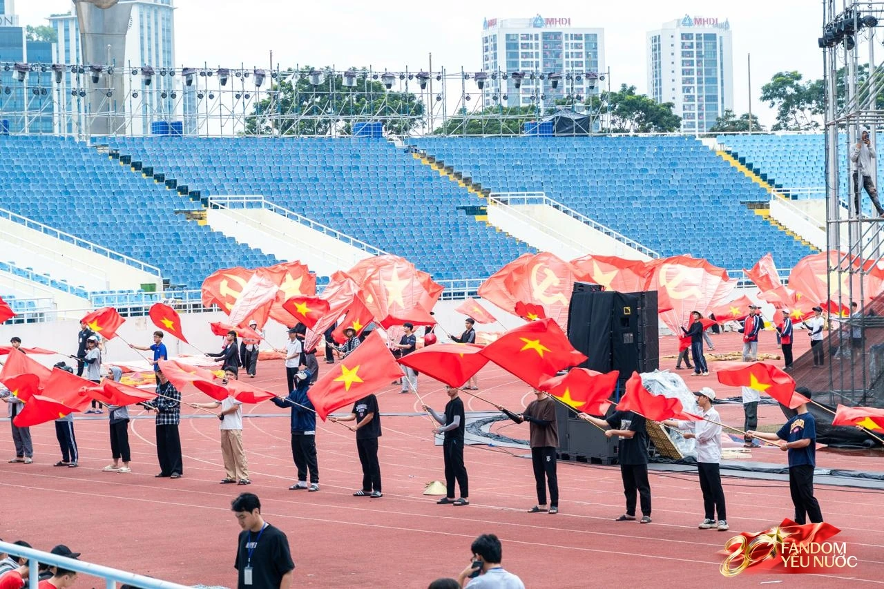 Mỹ Tâm cực trẻ khi đứng cạnh Mỹ Chi kém 20 tuổi, đến ngày chính lễ 2/9 kiểu gì cũng có khoảnh khắc gây sốt!