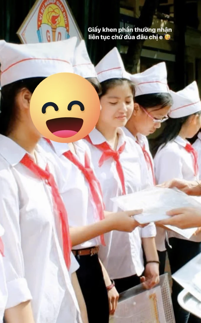 Lộ ảnh hiếm vợ Quang Hải thời đi học: Nhan sắc trong veo, nhận giấy khen liên tục, còn ai nghi ngờ học vấn?