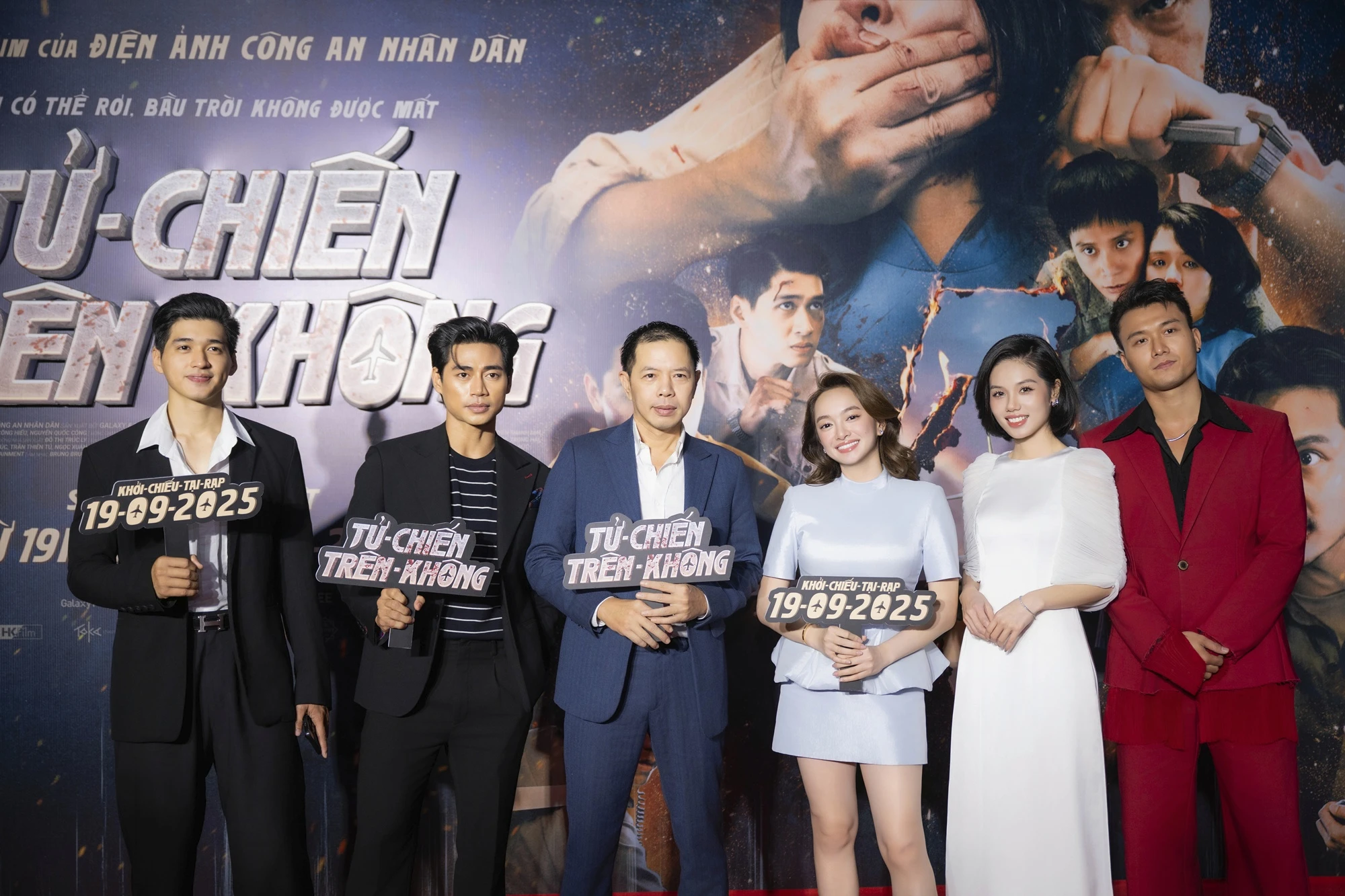 Phó ban chỉ đạo sản xuất Mưa Đỏ - đại tá Thu Dung: Tử Chiến Trên Không cũng sẽ là một bom tấn