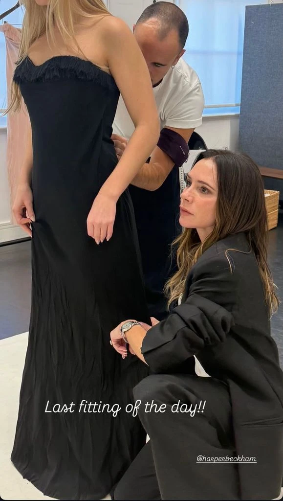 Tiểu thư Harper Beckham 14 tuổi “lột xác” cực chất ở hậu trường Paris Fashion Week