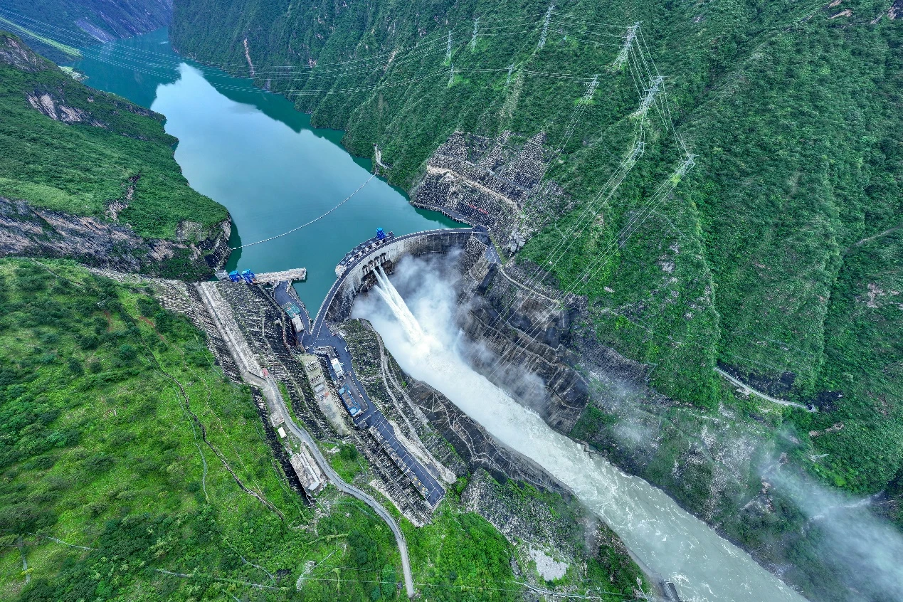 Chiêm ngưỡng con đập 