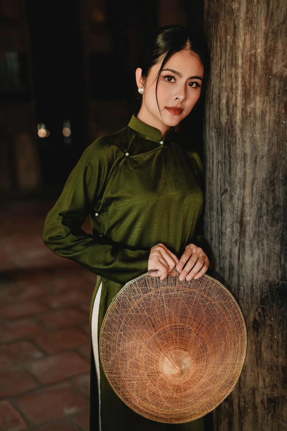 Nữ nghệ sĩ trẻ đẹp là CEO sở hữu spa làm đẹp, khu du lịch sinh thái 50.000m2, sinh 4 con cho đại gia