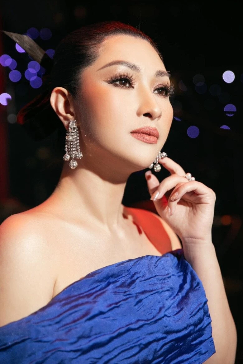 Sao nữ Vbiz nuôi con tự kỷ: Bằng mọi cách luôn ôm con vào lòng