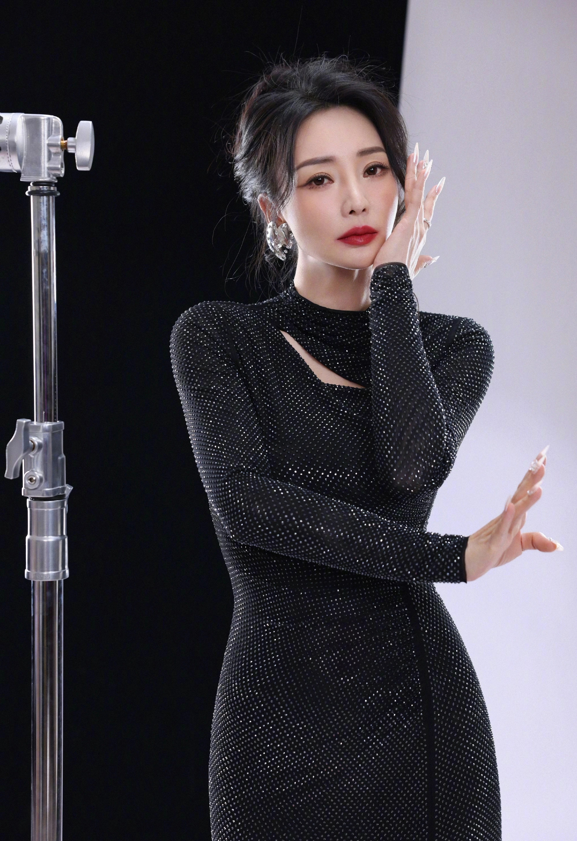 Mỹ nhân sở hữu body bốc lửa nhất showbiz nhưng không ai muốn cưới