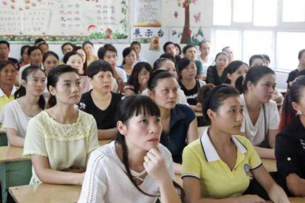 Một vị trí QUÁ SÓNG GIÓ trong lớp học, không phụ huynh nào tự nguyện nhận: 