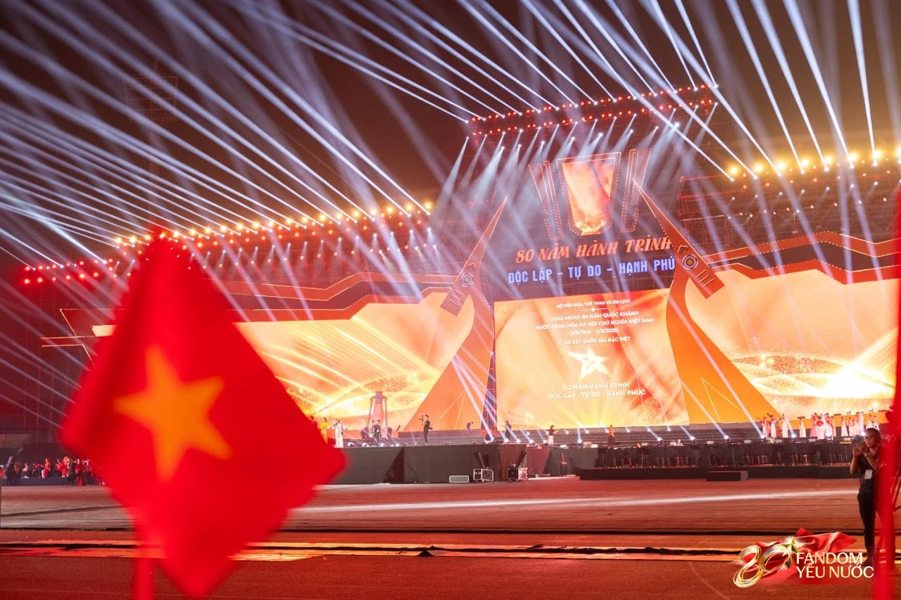 Nam ca sĩ hát mở màn cả 2 Concert Quốc Gia: “Ông hoàng nhạc đỏ” danh xứng với thực, từng nhận cát-xê 40.000 đồng