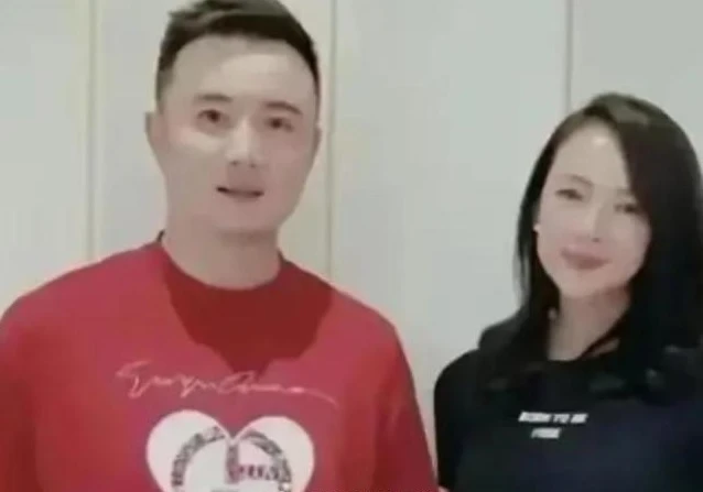 Ầm ĩ chuyện Chương Tử Di hẹn hò thiếu gia kém 17 tuổi hậu đổ vỡ hôn nhân