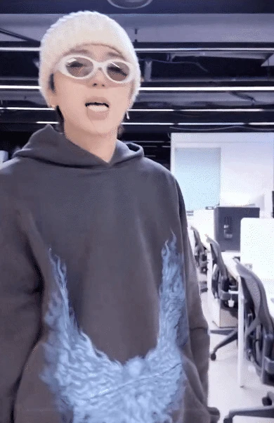 Zico đọ tài vũ đạo với Taeyang (BIGBANG) nhưng dân tình lại réo tên Jennie và Lisa, chuyện gì đây?