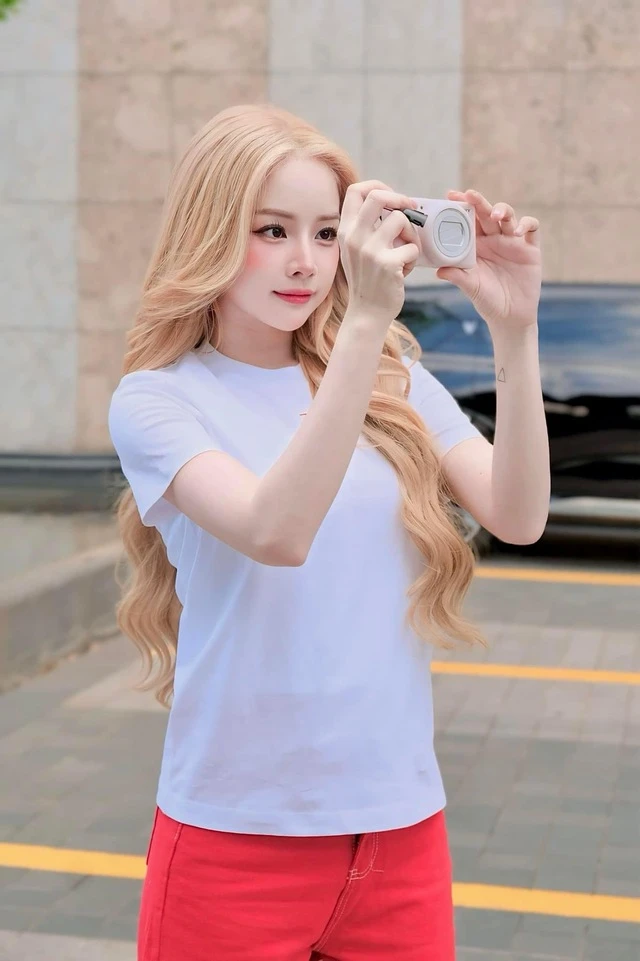 DJ Mie lộ diện tươi rói, chăm chỉ làm việc này khi nhập hội FA