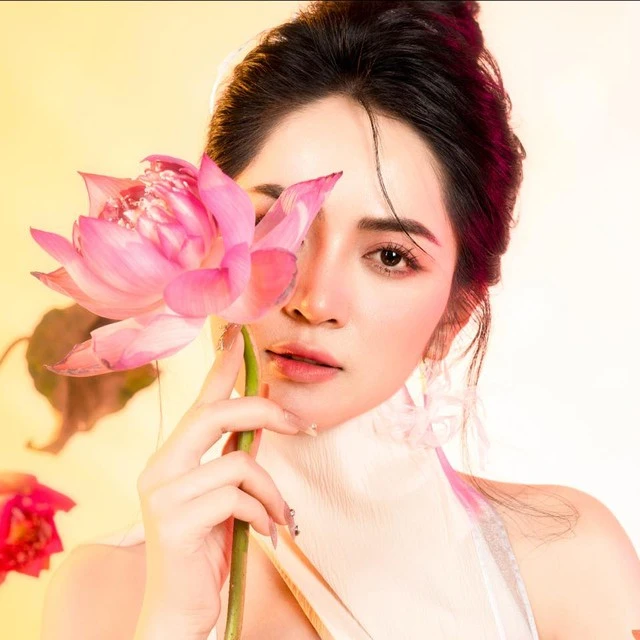Cuộc đời thăng trầm của nữ ca sĩ Việt bị đồn được nhạc sĩ Nguyễn Văn Chung tặng nhà, 34 tuổi vẫn độc thân