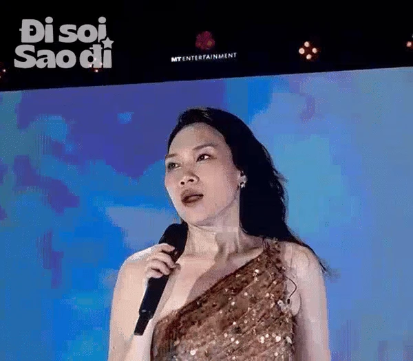Hát cover Triệu Đóa Hoa Hồng gặp sự cố nhẹ tại liveshow, Mỹ Tâm có cách xử lý điểm 10!