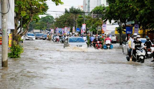 Cảnh báo lũ lớn ở miền Tây, nguy cơ ngập úng nhiều nơi trong tuần tới