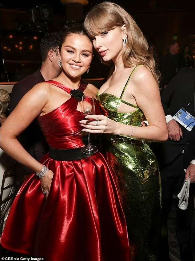 Selena Gomez nghỉ chơi với Taylor Swift?