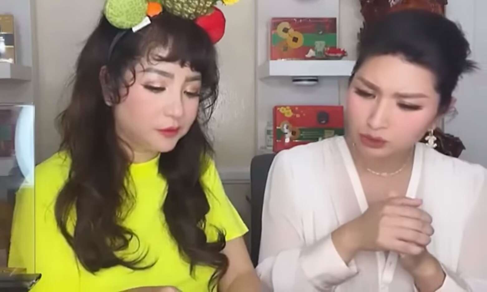 Bị đồng nghiệp gạ livestream bán hàng, một nữ ca sĩ nói thẳng: “Tôi không bán gì hết”