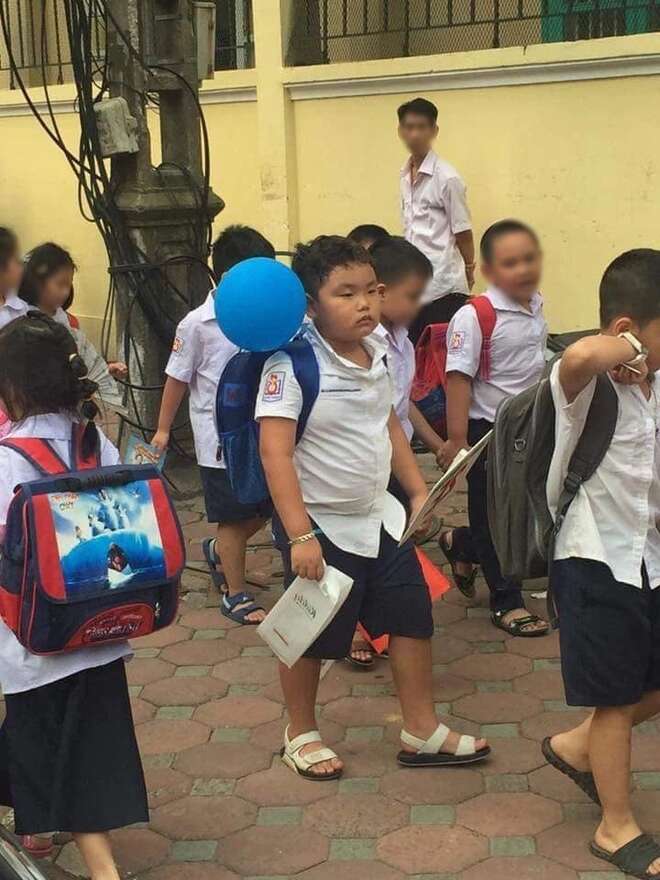 6 năm sau sự ra đời của loạt meme huyền thoại: Hôm nay Bi Béo đi khai giảng lớp 10 nhưng biểu cảm khác lắm!