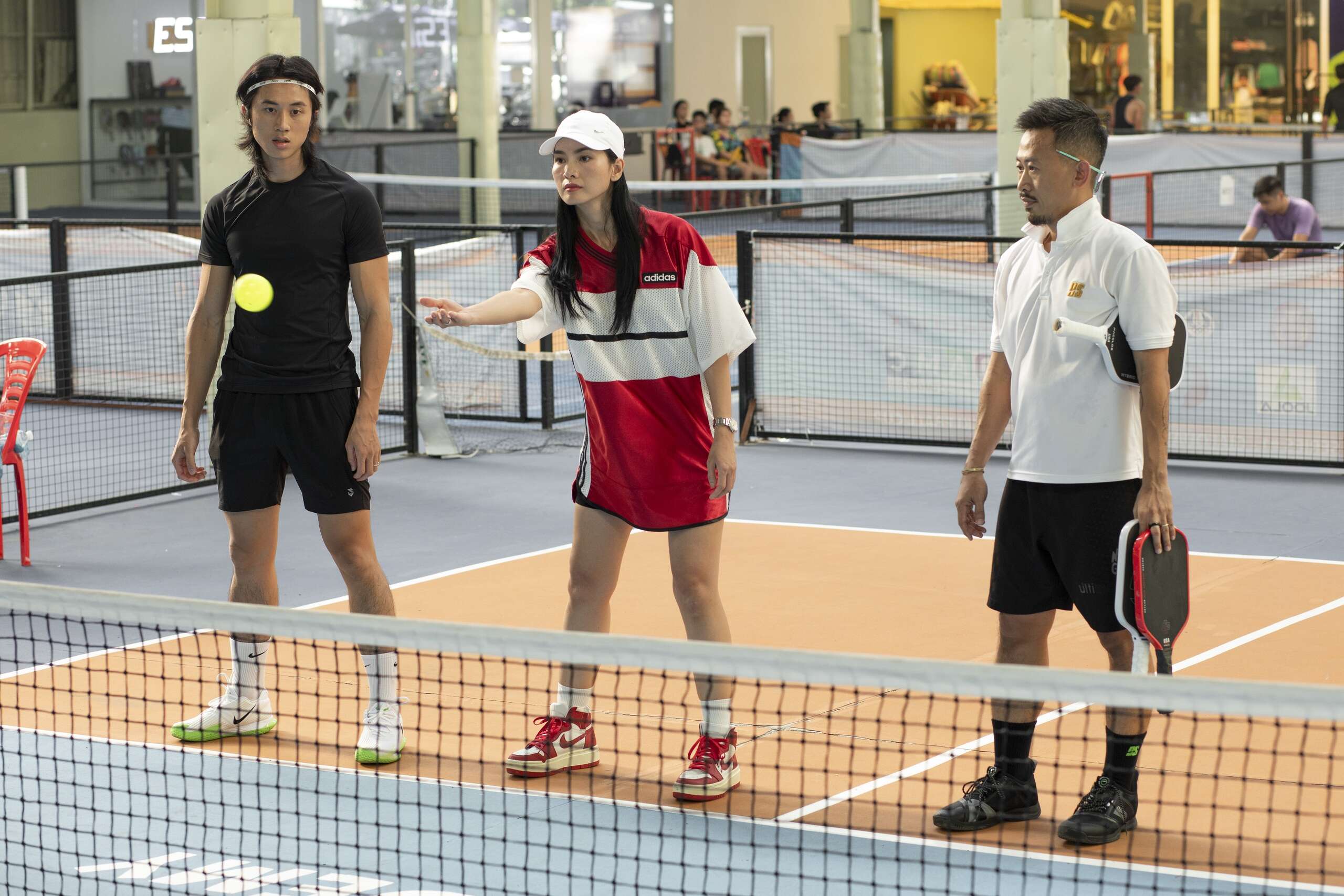 Dàn hậu Vbiz đọ mặt mộc trên sân pickleball, 1 sao nữ xuất hiện bên tình tin đồn kém 13 tuổi