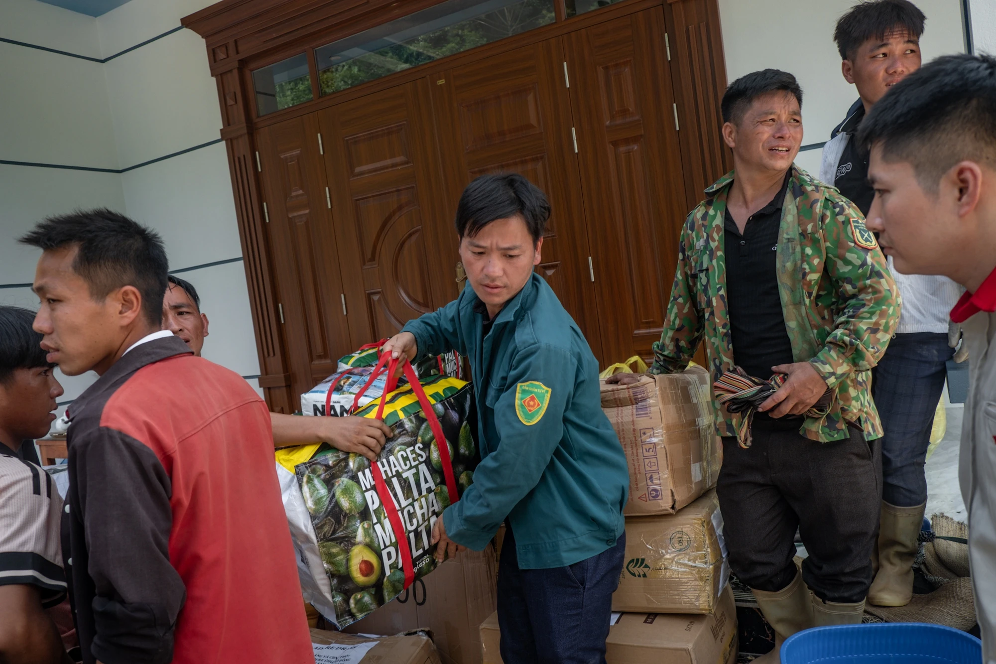 Sau trưởng thôn Kho Vàng là anh trưởng bản cứu hơn 90 người: Những trái tim giữ làng trong cơn lũ dữ