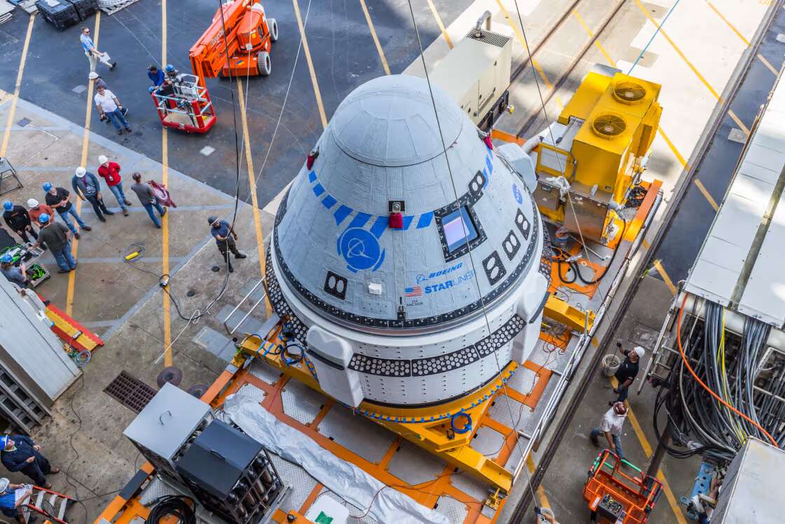 Tàu vũ trụ Boeing Starliner trở về trái đất mà không có người