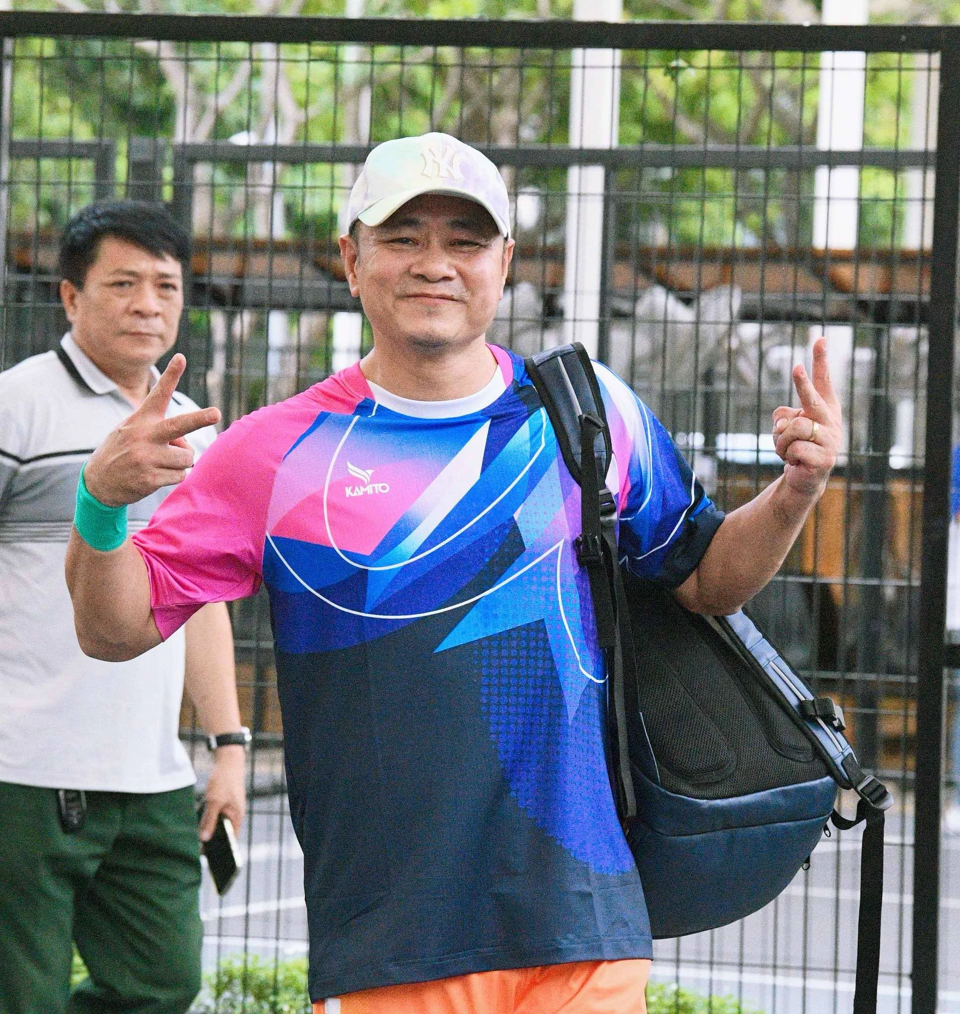 Tóm nguyên dàn anh trai Tự Long, Tuấn Hưng thi đấu pickleball nảy lửa