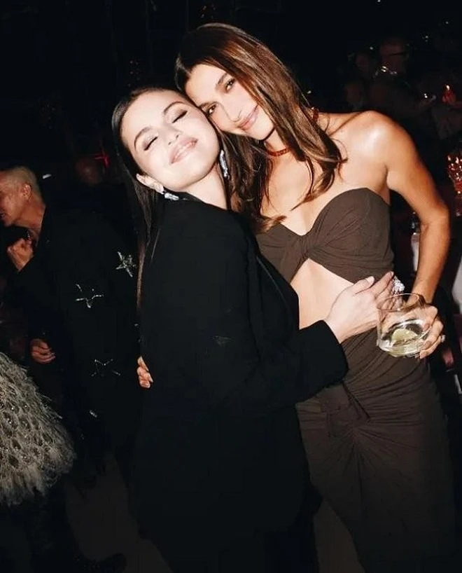 Làm lành chưa bao lâu, Selena Gomez và vợ Justin Bieber lại quay ngoắt lộ dấu hiệu 