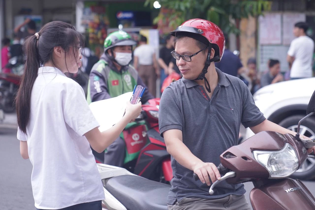 Đừng để trượt vì lý do lãng xẹt: Có bạn đã bật khóc chỉ bởi quên 1 trong 5 điều này trước ngày thi lớp 10!