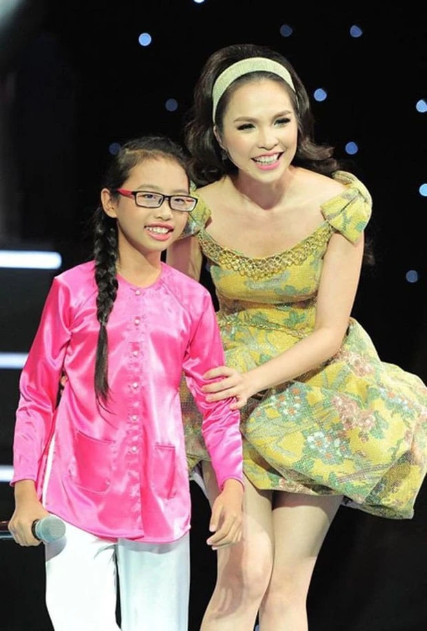 Phương Mỹ Chi dạo này: Nhan sắc ngày càng thăng hạng, “mỏ hỗn” chẳng thua kém ai, “khuấy đảo” 2 show hot đình đám!