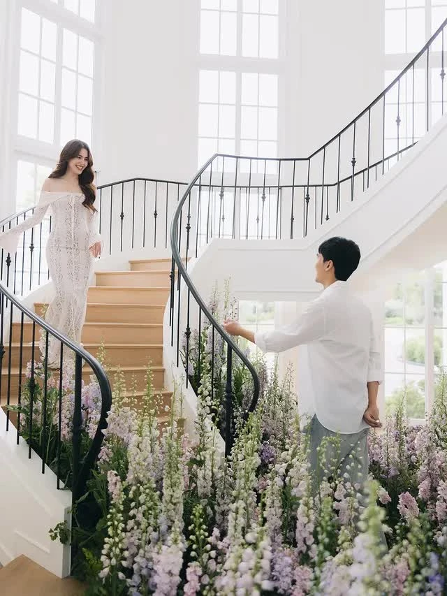 8 bức ảnh Mai Davika được cầu hôn như trong truyện cổ tích, nhẫn kim cương to tới mức 