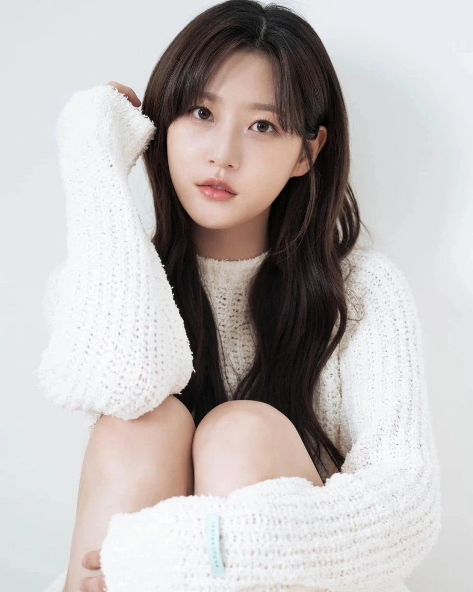 Đời buồn của Kim Sae Ron: 14 tuổi đã phải cho bố vay 9,6 tỷ đồng nhưng mất sạch