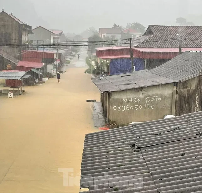 Mưa lũ ở Lạng Sơn làm 2 người bị thương, 110 ngôi nhà hư hỏng