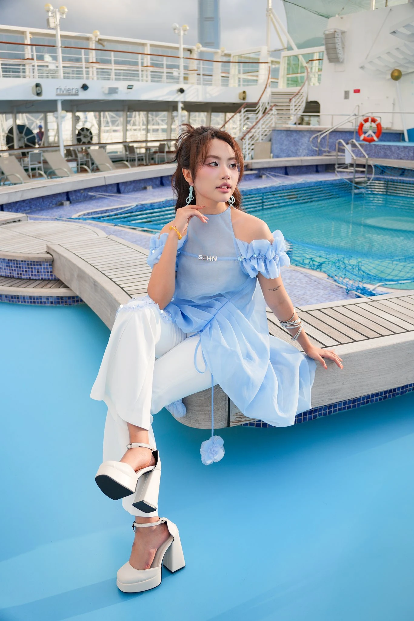 Đối thủ của Phương Mỹ Chi hát Bèo Dạt Mây Trôi tưởng đâu người Việt, tự nhận là fan cứng Sơn Tùng