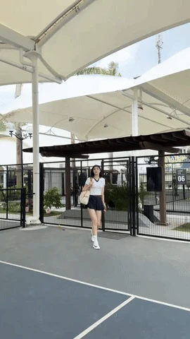 Hoa hậu Đỗ Hà khoe chân dài thẳng tắp trên sân pickleball, phong thái khác hẳn lúc đi chợ cùng bạn trai thiếu gia