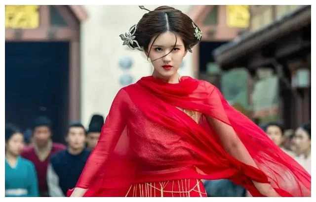 Nữ chính “số hưởng” nhất hệ mặt trời: Có nhiều trai đẹp “tranh giành” nhất màn ảnh Hoa ngữ