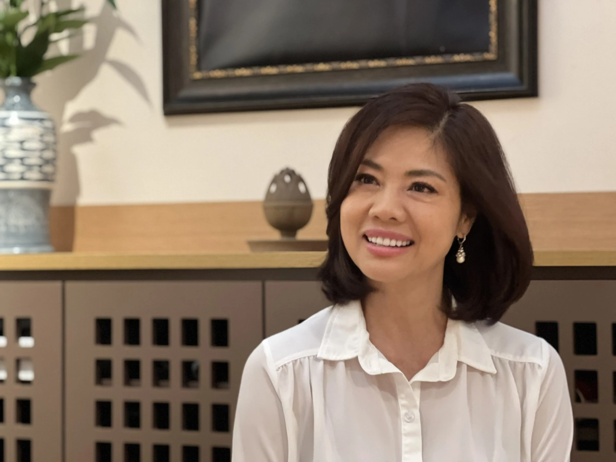 Nữ ca sĩ 3 đời chồng: Vừa ra khỏi tòa chồng cũ đã quỳ xuống xin cưới lại