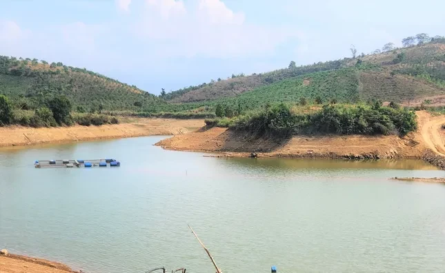 Hai người đàn ông chết đuối dưới hồ thủy lợi ở Lâm Đồng
