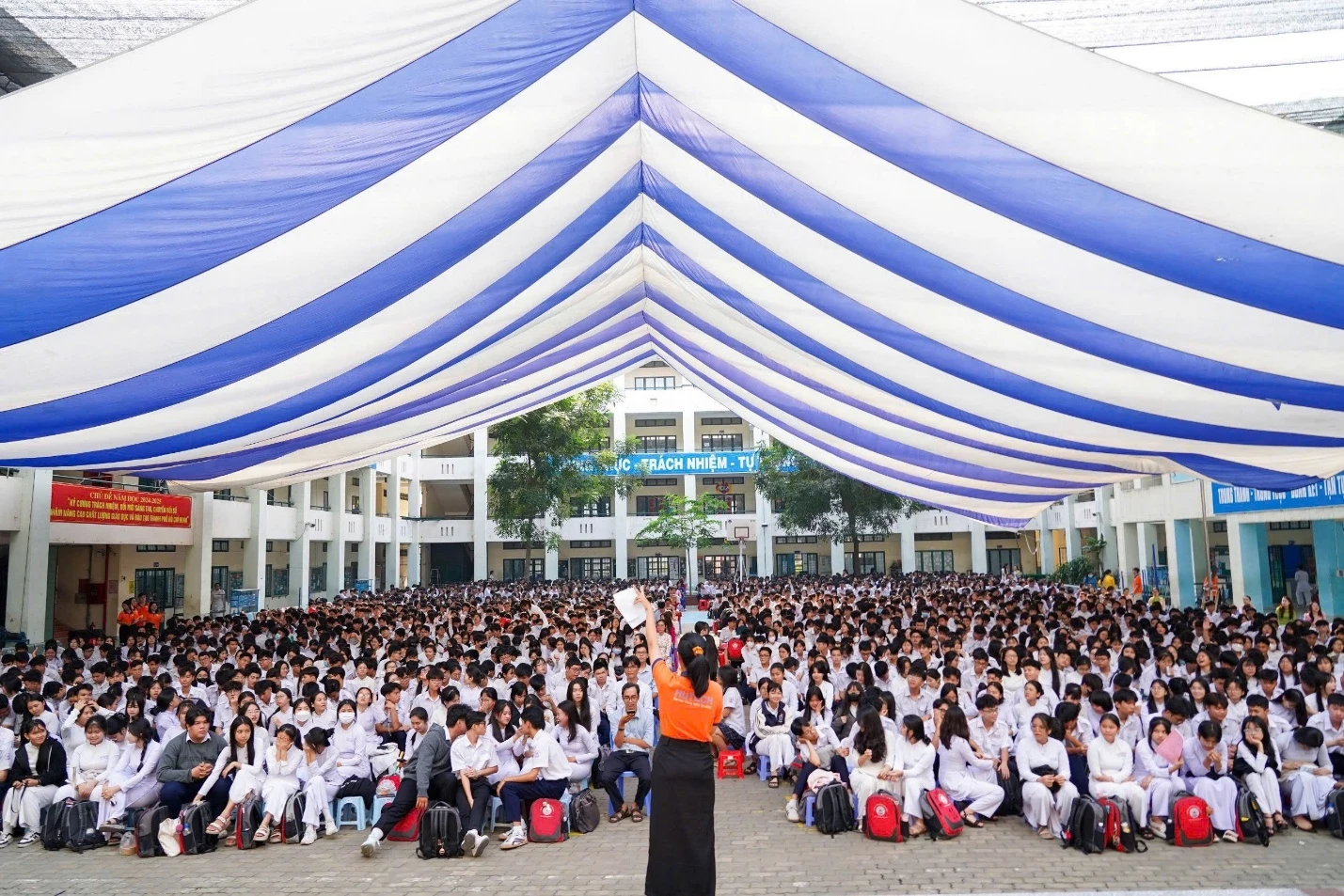 Cách học khác biệt của sinh viên Quan hệ công chúng HUTECH