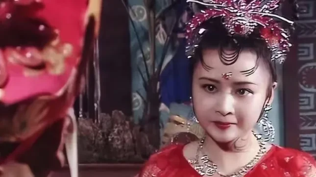 Chị cả yêu tinh nhện trong 