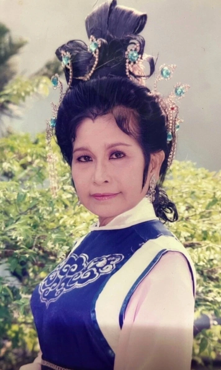 Cô đào lừng lẫy một thời giờ bị lẫn, sống trong căn nhà trọ gần nghĩa trang