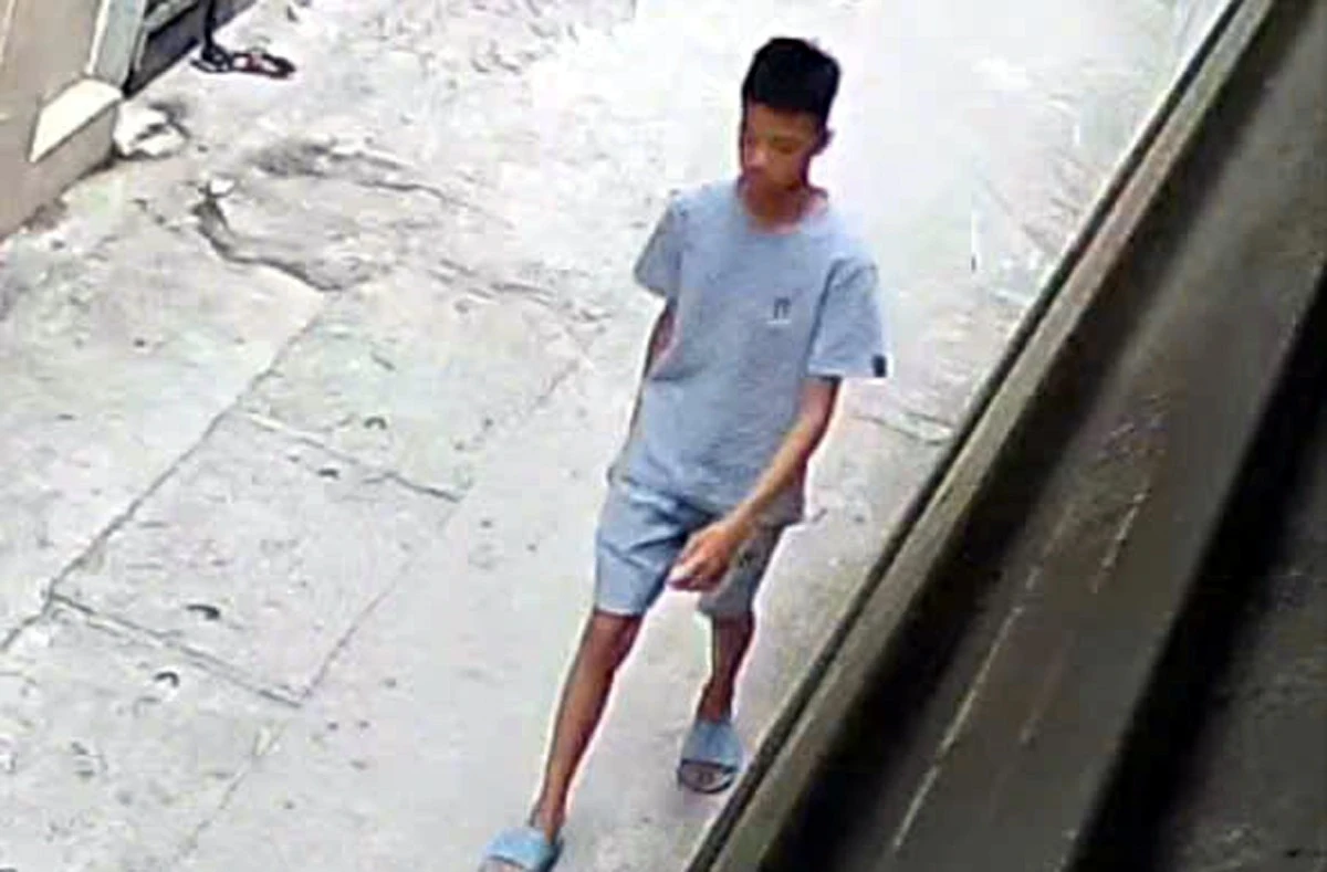 Tìm thấy nam sinh 15 tuổi ở Hà Nội bỏ nhà đi sau khi đã tiêu hết tiền rồi lang thang