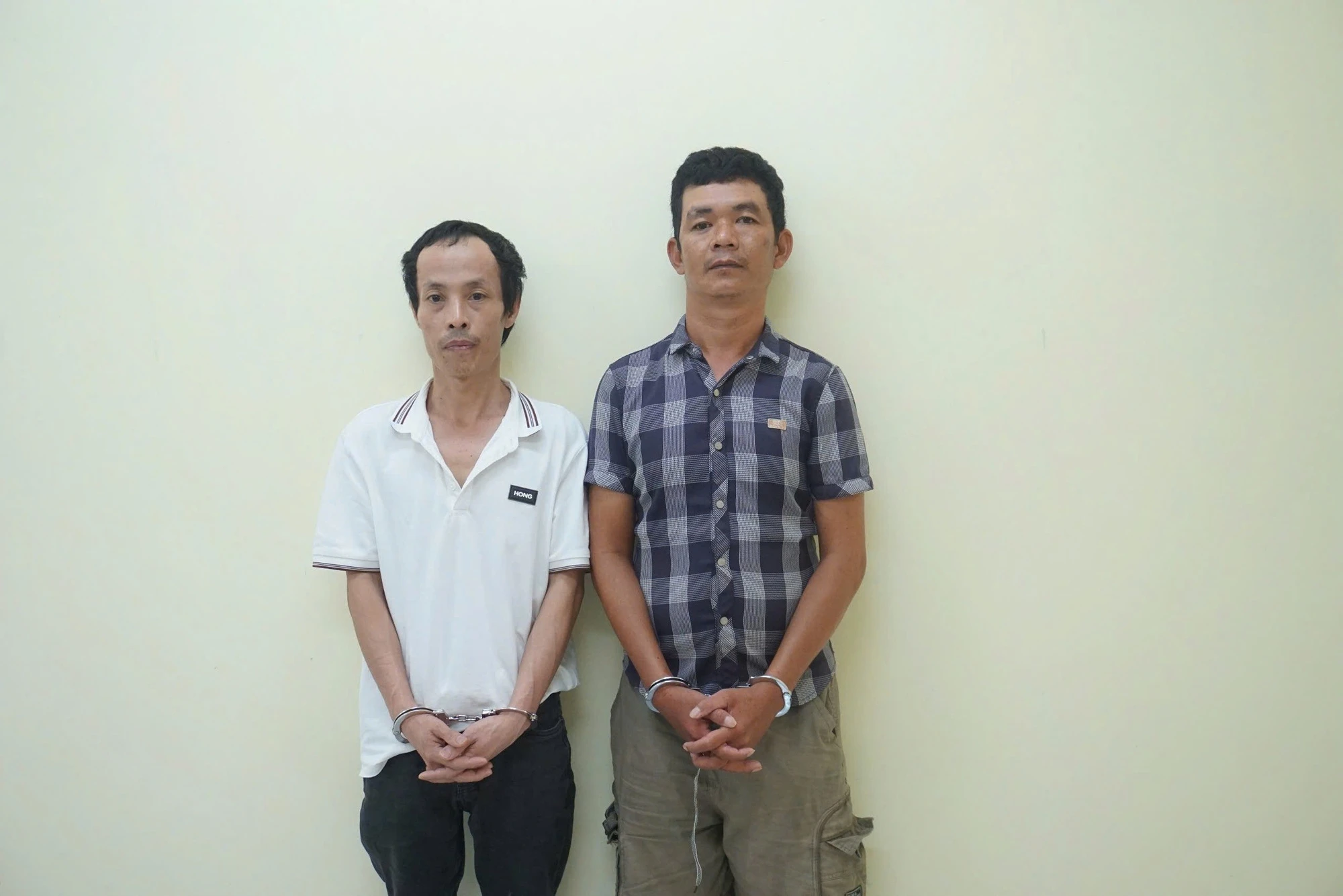 Bắt 2 đối tượng sửa lời bà Phương Hằng, xuyên tạc Trung tướng Lê Hồng Nam