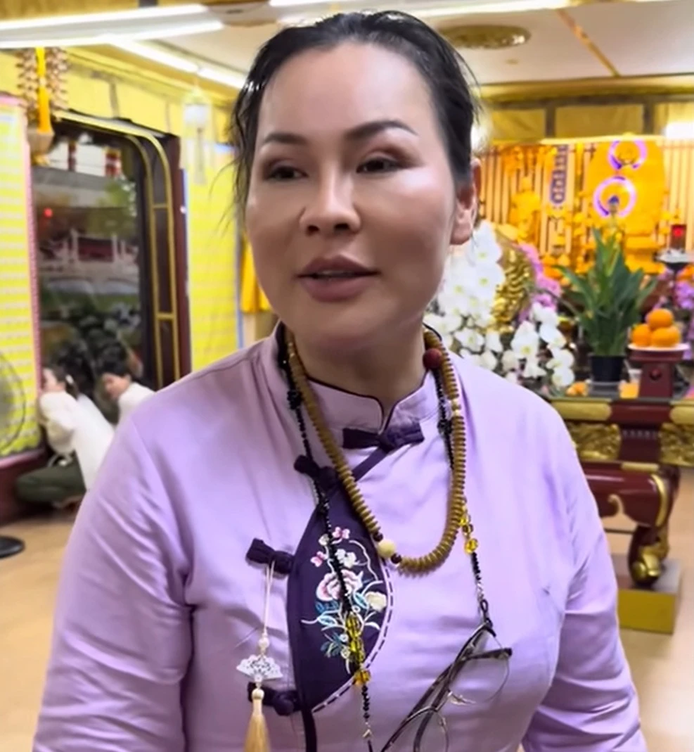 Vợ cố diễn viên Quý Bình nghẹn ngào: Bình ơi, sao bao nhiêu tội lỗi trút lên hết em vậy!