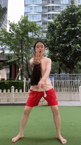 Động thái mới nhất của Chu Thanh Huyền - vợ Quang Hải giữa ồn ào bán hàng